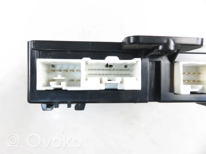 Mazda 5 Module confort 