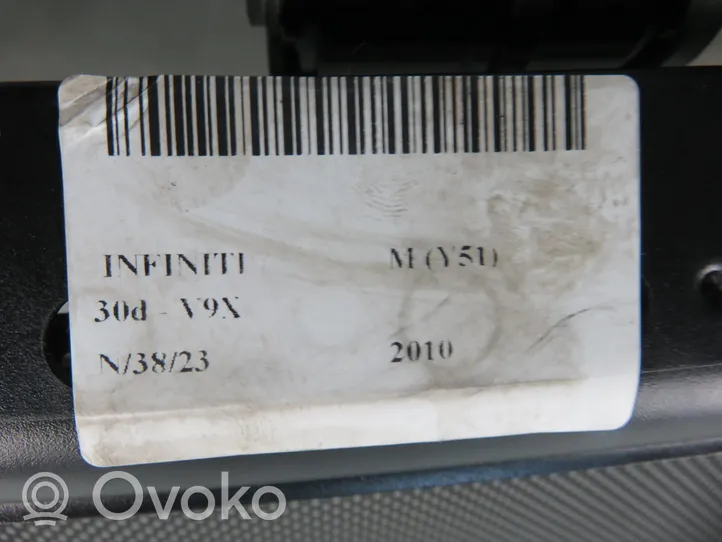 Infiniti M Roleta manualna przeciwsłoneczna tylnej szyby 58299056