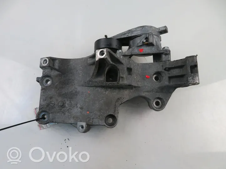 Volkswagen Touran I Generator/alternator bracket 