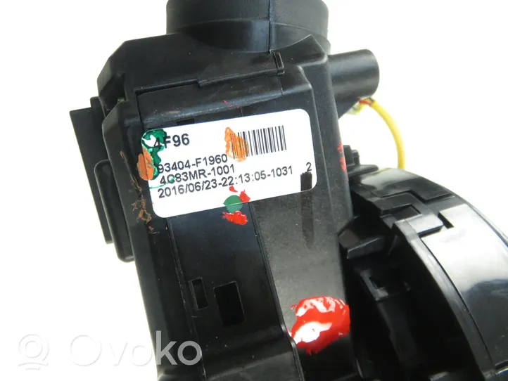 KIA Sportage Interruptor/palanca de limpiador de luz de giro 93404F1960