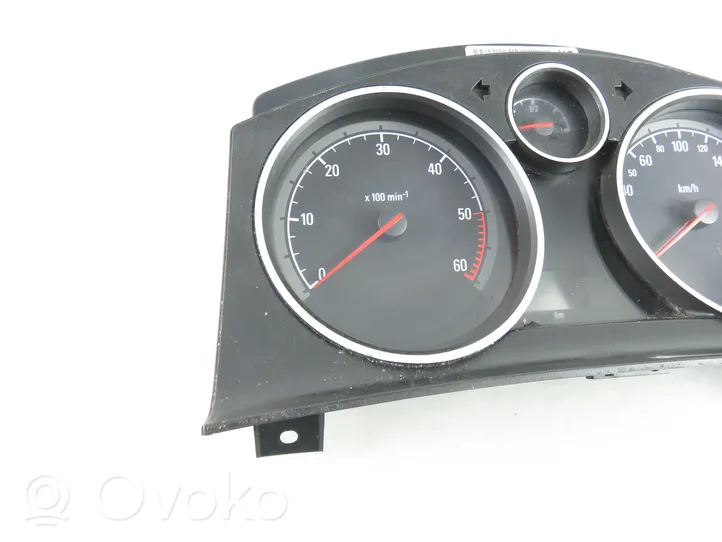 Opel Zafira B Compteur de vitesse tableau de bord 13216660