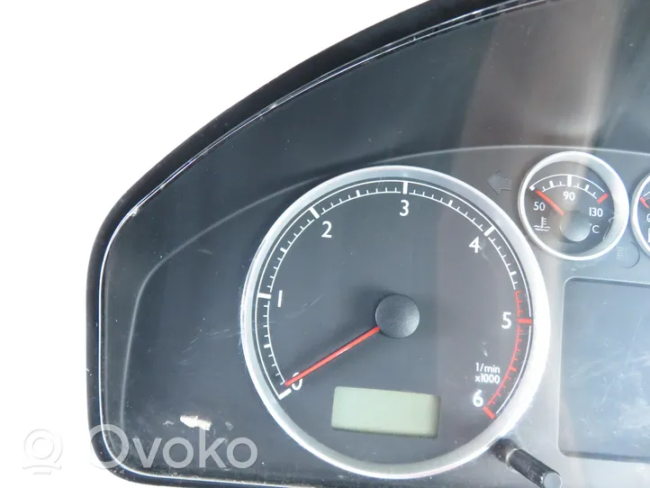 Volkswagen Sharan Speedometer (instrument cluster) YM2110849ZC