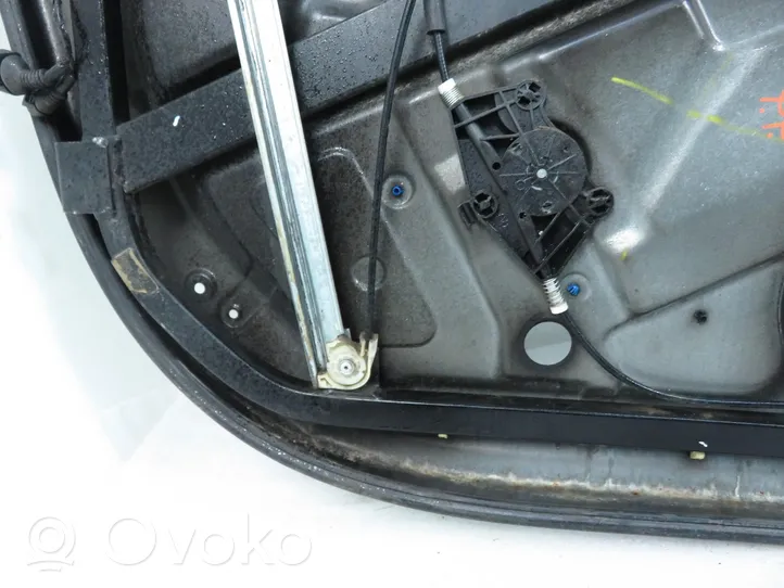Volkswagen Touareg I Ramka szyby drzwi przednich 