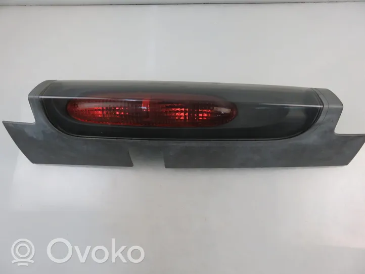 Opel Vivaro Aizmugurējais lukturis virsbūvē 