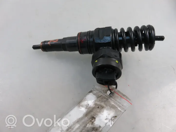 Volkswagen PASSAT B5 Injecteur de carburant 