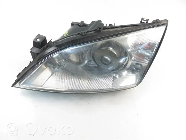 Ford Mondeo Mk III Передняя фара 1S7113006CL