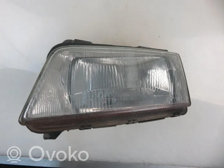 Audi A4 S4 B5 8D Lampa przednia 