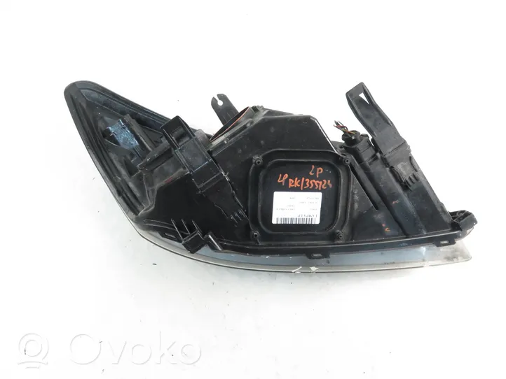 Ford Focus Lampa przednia 