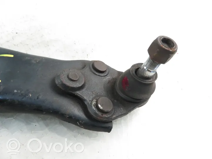 Toyota Avensis T250 Triangle bras de suspension inférieur avant 