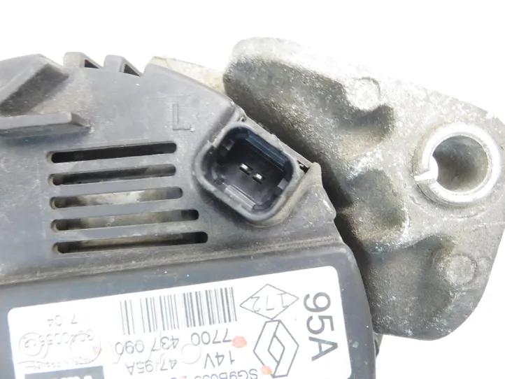 Renault Clio II Generatore/alternatore SG9B035