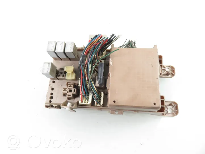 Toyota Corolla E120 E130 Module de contrôle carrosserie centrale 8198005040