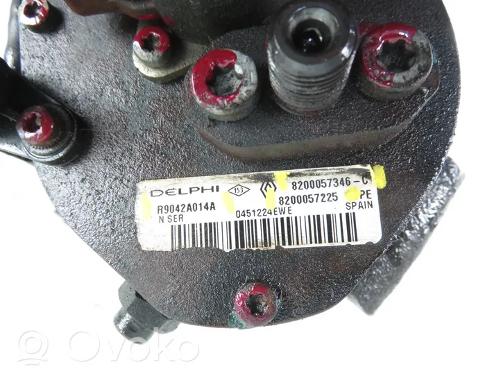Renault Megane II Fuel injection high pressure pump 8200057225