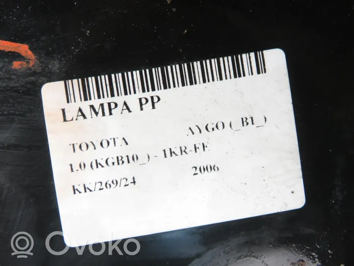 Toyota Aygo AB10 Lampa przednia 