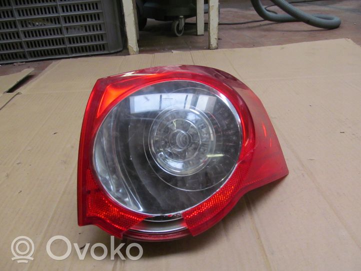 Volkswagen PASSAT B6 Lampa tylna 