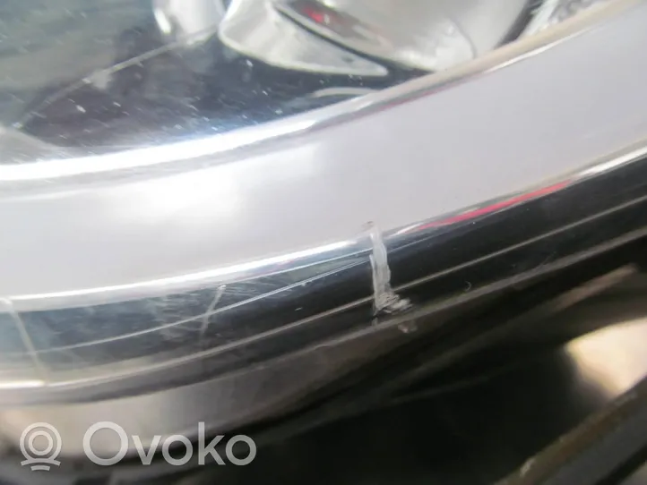 Hyundai i40 Lampa przednia 921013Z090