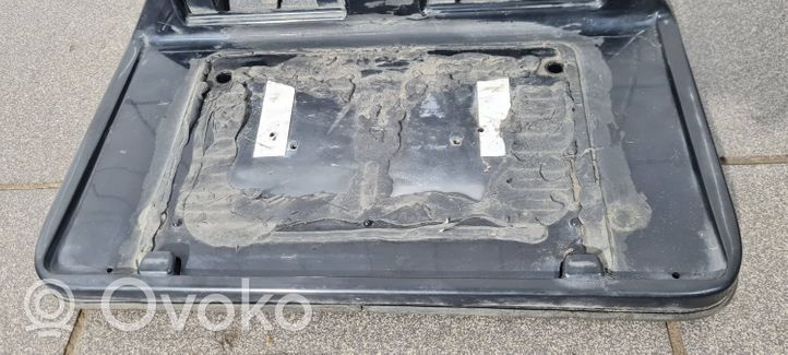 Nissan Terrano Takaluukun rekisterikilven valon palkki 908191F100