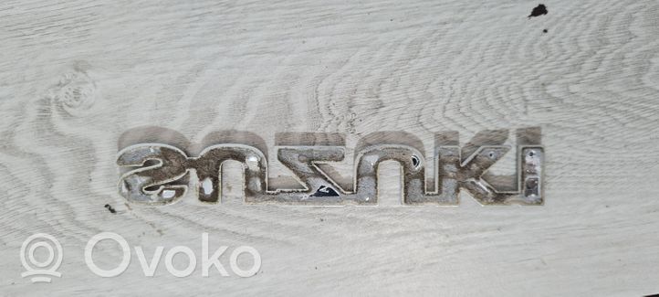 Suzuki Jimny Logo, emblème de fabricant 