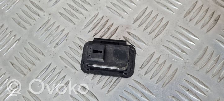 Audi A8 S8 D4 4H Takaluukun avauskytkin 4G0959831B