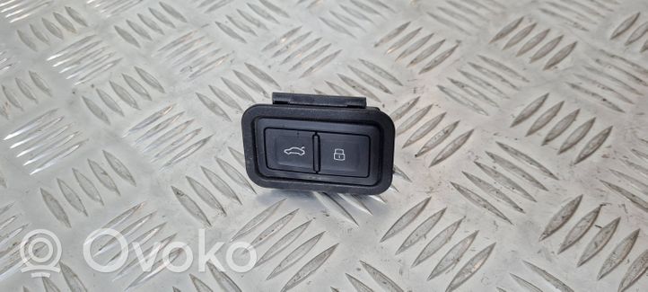 Audi A8 S8 D4 4H Przełącznik / Przycisk otwierania klapy bagażnika 4G0959831B