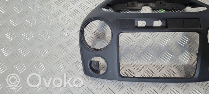 Volkswagen Amarok Rivestimento del pannello 2H0857211F