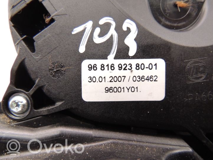 Citroen C3 Lewarek zmiany biegów / górny 968169238001