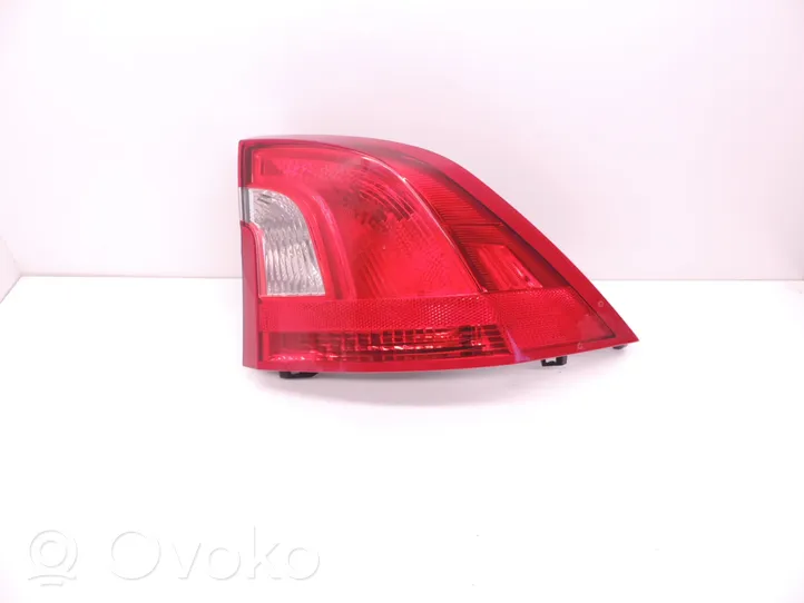 Volvo S60 Aizmugurējais lukturis virsbūvē 30796268