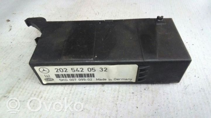 Mercedes-Benz C W203 Module d'éclairage LCM 2025420532