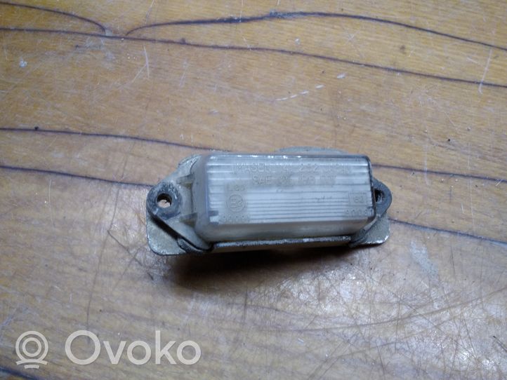 Mitsubishi Space Wagon Lampa oświetlenia tylnej tablicy rejestracyjnej 1141252