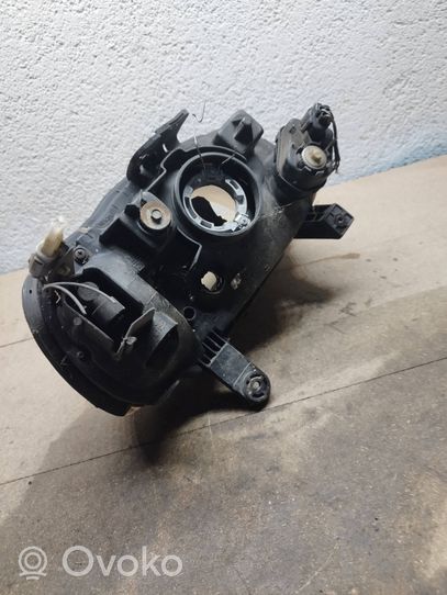 Suzuki Baleno EG Lampa przednia 10032617