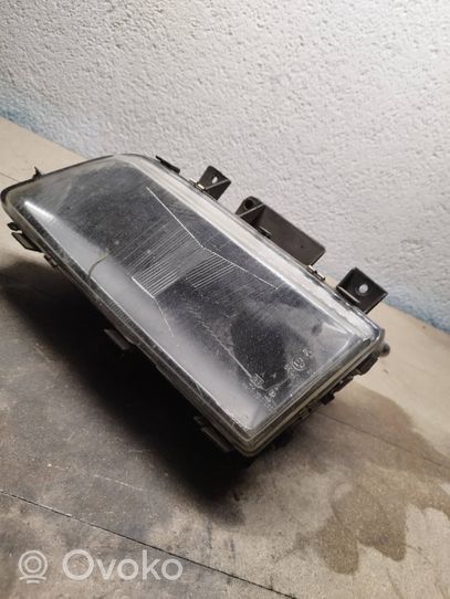 Peugeot 405 Klosze lamp przednich 7r0186011