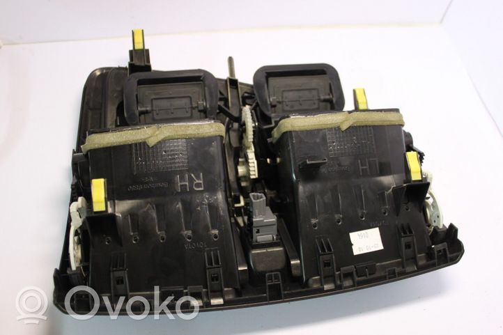 Toyota Avensis T270 Centrinės oro grotelės 5567005100