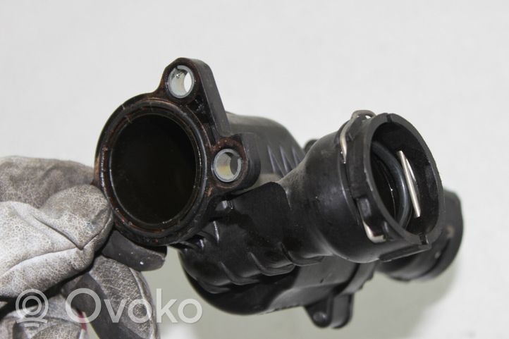 Audi A3 S3 8V Termostato/alloggiamento del termostato 04L121111H