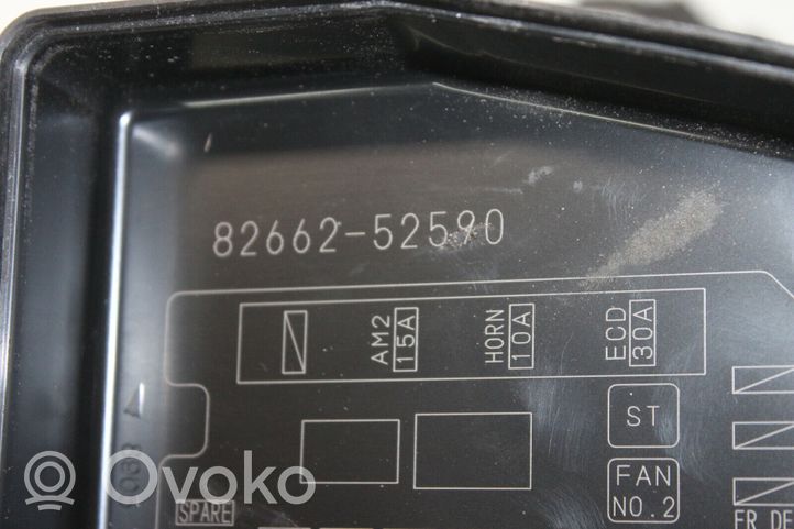 Toyota Urban Cruiser (XP110) Module de fusibles 8266252590