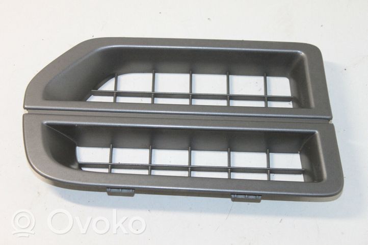Land Rover Discovery 3 - LR3 Grille d'aile JAK000064