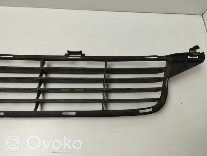 Toyota Avensis T270 Kratka dolna zderzaka przedniego 5511205080