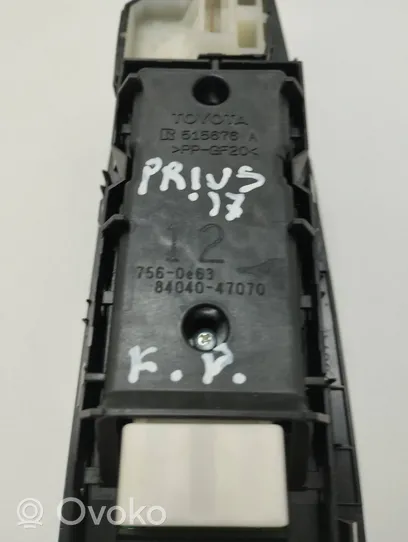 Toyota Prius (XW50) Interruptor del elevalunas eléctrico 8404047070