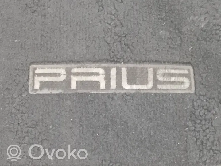 Toyota Prius (XW50) Kilimėlių komplektas PT91947160