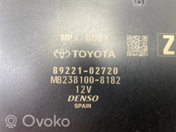 Toyota Corolla E210 E21 Saugiklių dėžė (komplektas) 8922102720