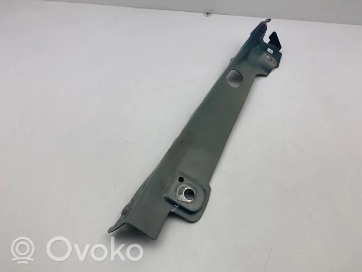 Audi A3 S3 8V Supporto di montaggio del parafango 8V5821468B