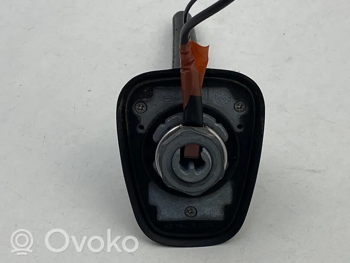 Nissan Juke I F15 Radio antena E3033032