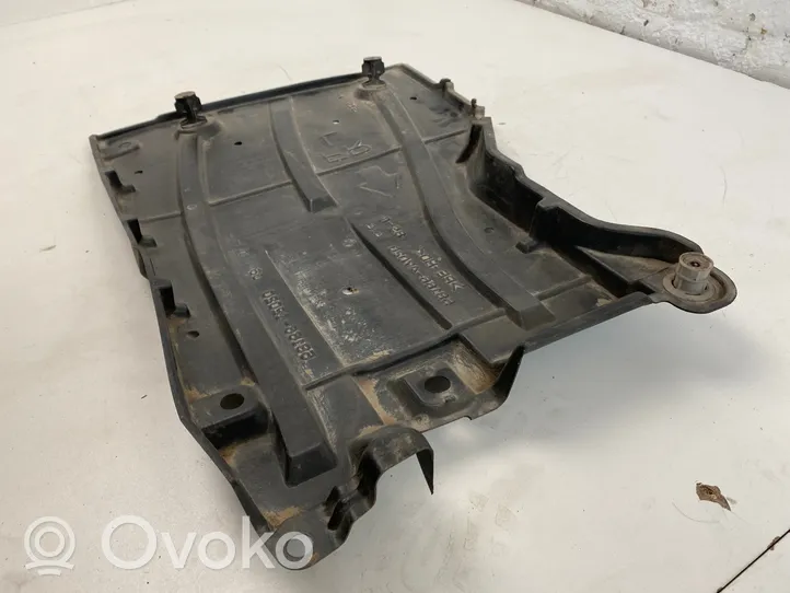 Toyota Auris 150 Vidurinė dugno apsauga 5816812020