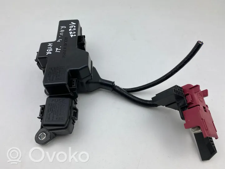 Toyota RAV 4 (XA50) Module de fusibles 8266242720