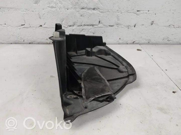 Toyota Prius Prime Osłona tylna podwozia pod bagażnik 5839947040