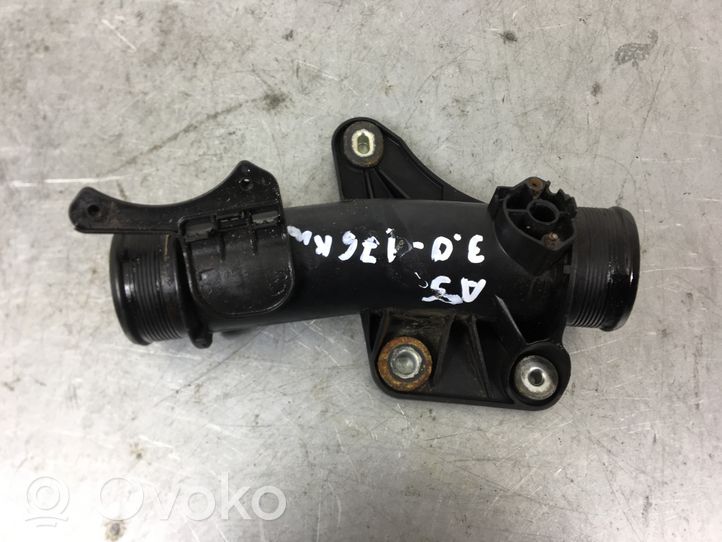 Audi A5 8T 8F Termostat / Obudowa termostatu 8K0145673E