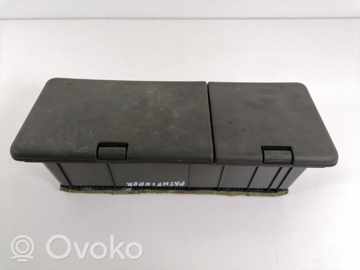 Nissan Pathfinder R51 Vano portaoggetti nel bagagliaio 84915EB300