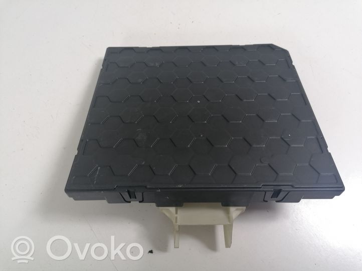 Volkswagen PASSAT B8 Module confort 5Q0937086G