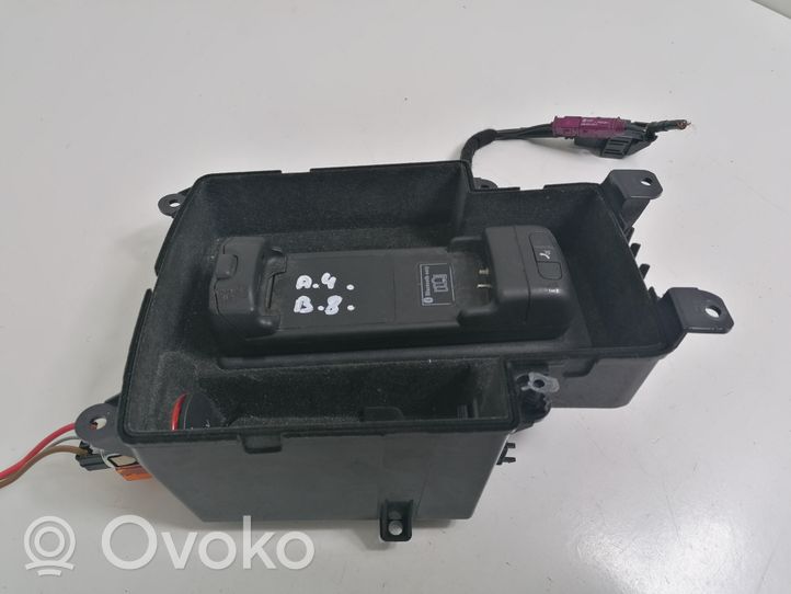 Audi A4 S4 B8 8K Puhelimen käyttöyksikkö/-moduuli 8K0864981F