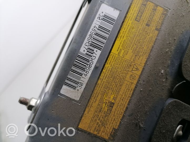Toyota RAV 4 (XA30) Poduszka powietrzna Airbag chroniąca kolana 301148906M37