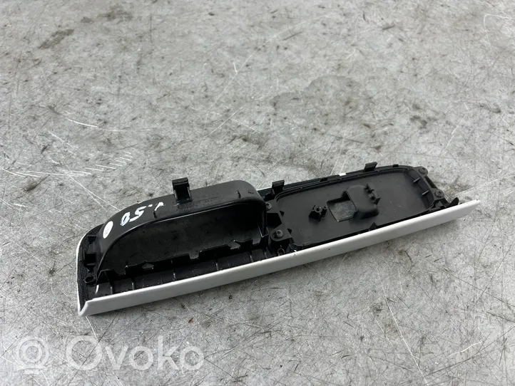 Volvo V50 Front door window switch trim 8663815