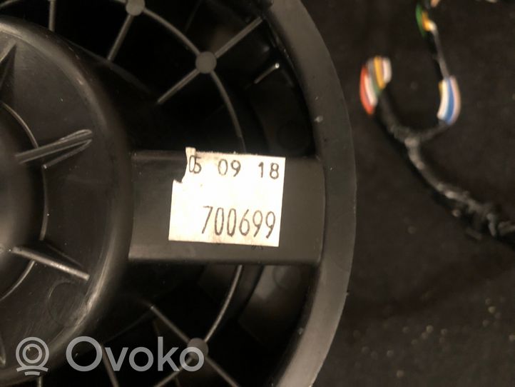 Nissan Qashqai Pečiuko ventiliatorius/ putikas 27760HV71B
